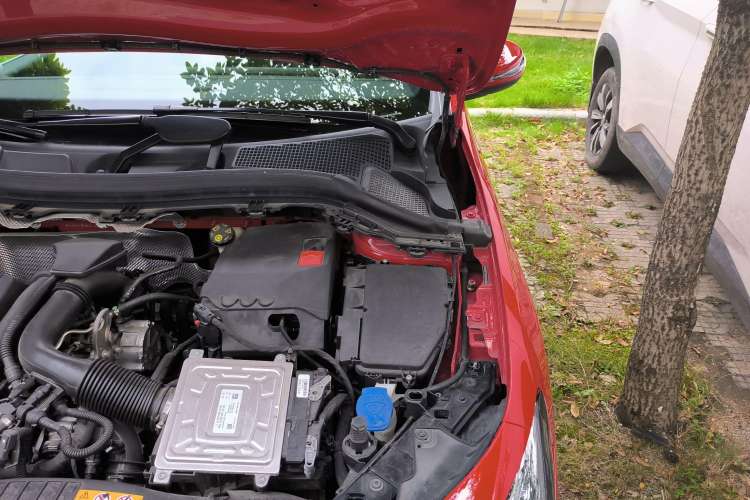 Used Mercedes-Benz B-Class 2020 B 200 Sport Edition Engine Bay Left