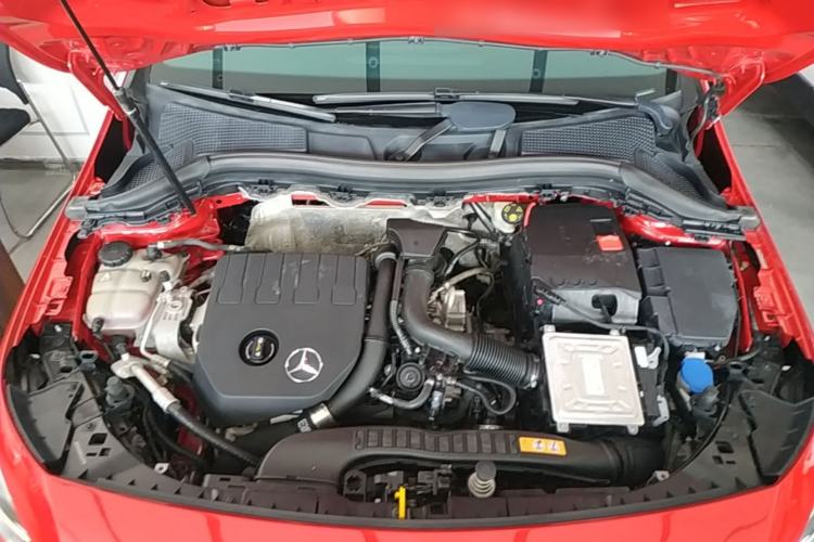 Used Mercedes-Benz B-Class 2020 B 200 Fashion Model Engine Bay