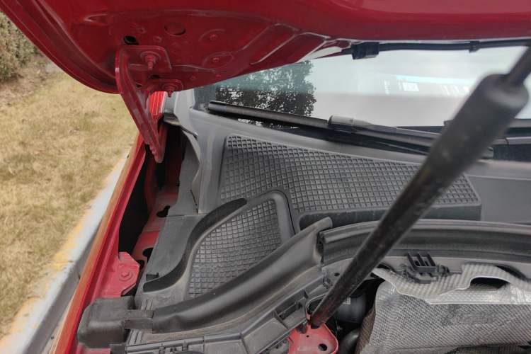 Used Mercedes-Benz B-Class 2020 B 200 Sport Edition Engine Bay Right