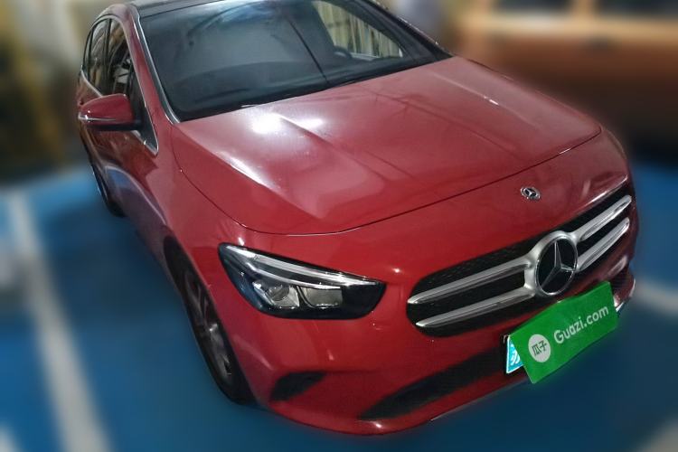 Used Mercedes-Benz B-Class 2020 B 200 Sport Edition Front Right 45 Deg