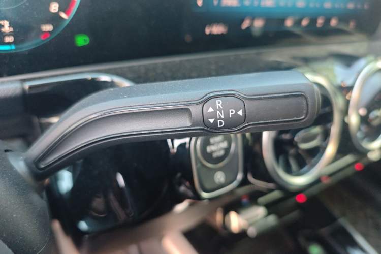 Used Mercedes-Benz B-Class 2020 B 200 Fashion Model Gear Lever