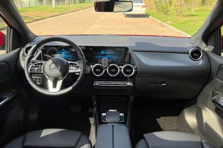 Used Mercedes-Benz B-Class 2020 B 200 Fashion Model Interior 1
