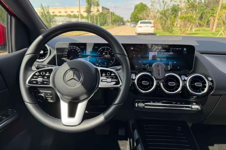Used Mercedes-Benz B-Class 2020 B 200 Fashion Model Interior 4