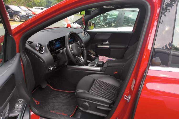 Used Mercedes-Benz B-Class 2020 B 200 Sport Edition Left Front Seat