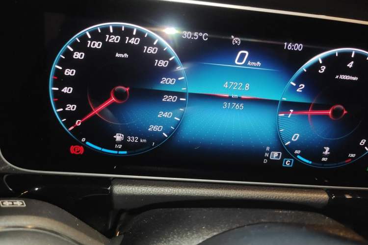 Used Mercedes-Benz B-Class 2020 B 200 Sport Edition Odometer Close Up