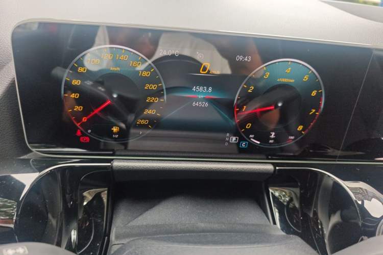 Used Mercedes-Benz B-Class 2020 B 180 Odometer Close Up