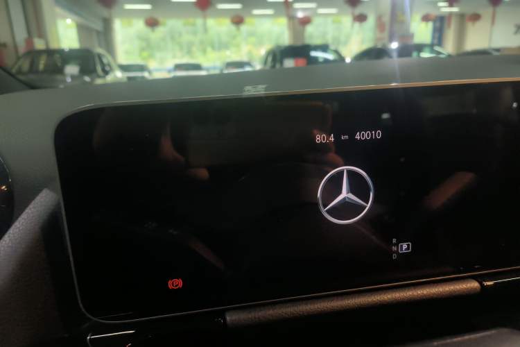 Used Mercedes-Benz B-Class 2020 B 200 Fashion Model Odometer Close Up