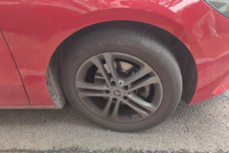 Used Mercedes-Benz B-Class 2020 B 200 Sport Edition Right Front Wheel Hub