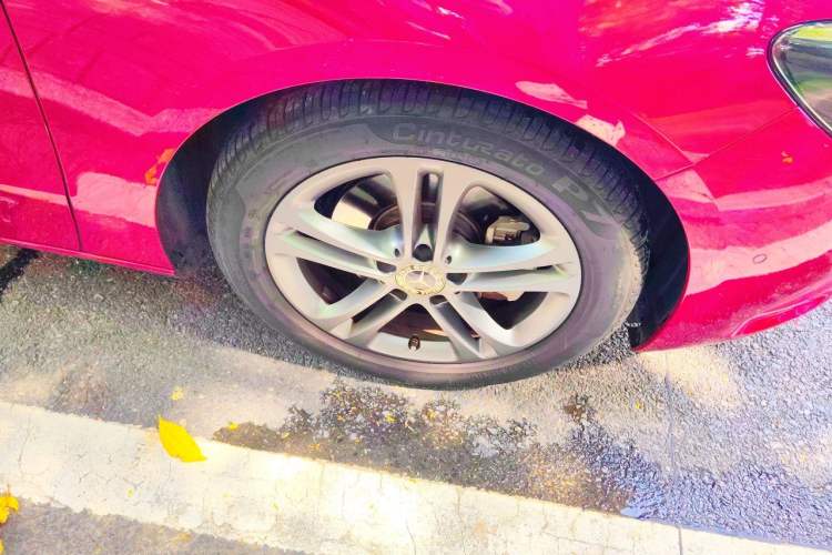 Used Mercedes-Benz B-Class 2020 B 200 Sport Edition Right Front Wheel Hub