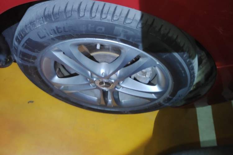 Used Mercedes-Benz B-Class 2020 B 200 Sport Edition Right Front Wheel Hub