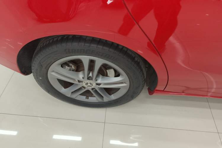 Used Mercedes-Benz B-Class 2020 B 200 Sport Edition Right Rear Wheel Hub