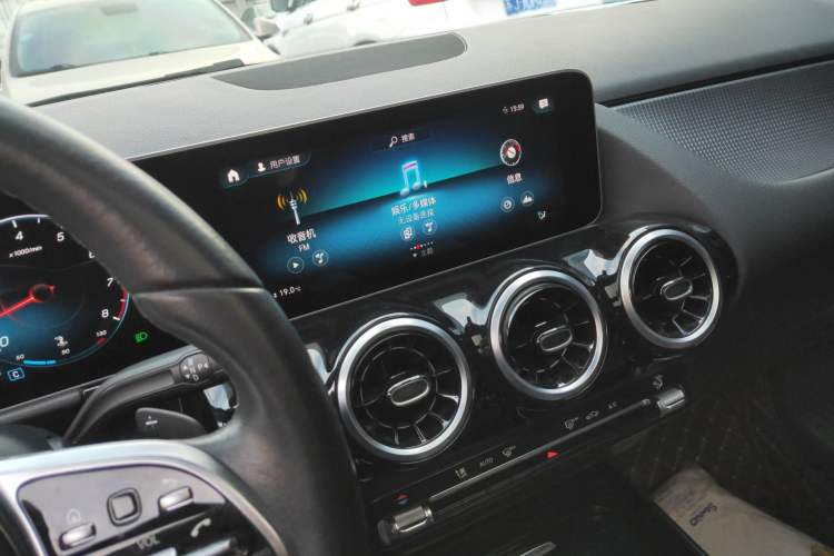 Used Mercedes-Benz B-Class 2020 B 200 Sport Edition Audio And AC Panel
