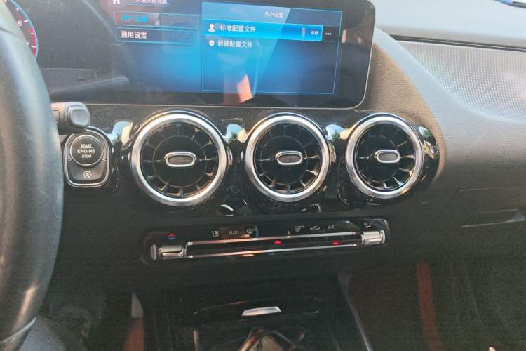 Used Mercedes-Benz B-Class 2020 B 180 Audio And AC Panel