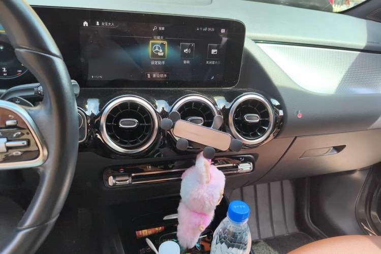 Used Mercedes-Benz B-Class 2020 B 180 Audio And AC Panel