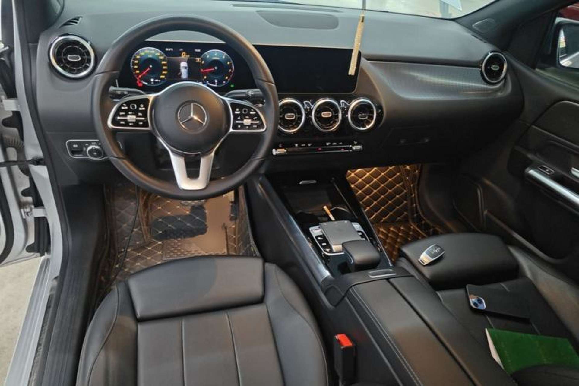 Used Mercedes-Benz B-Class 2020 B 200 Fashion Model Center Console