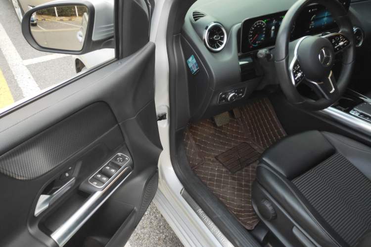 Used Mercedes-Benz B-Class 2020 B 200 Sport Edition Driver Seat