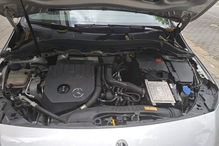 Used Mercedes-Benz B-Class 2020 B 200 Fashion Model Engine Bay