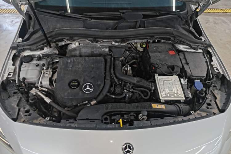 Used Mercedes-Benz B-Class 2020 B 200 Fashion Model Engine Bay