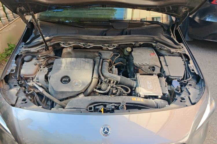 Used Mercedes-Benz B-Class 2020 B 180 Engine Bay