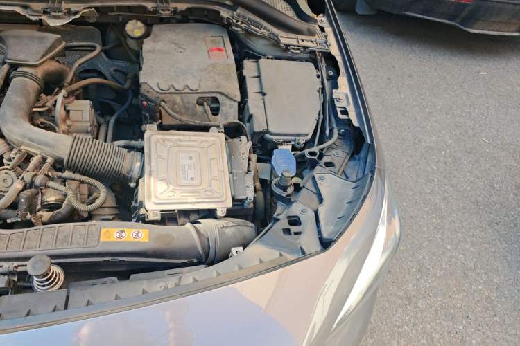 Used Mercedes-Benz B-Class 2020 B 180 Engine Bay Left