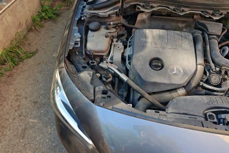 Used Mercedes-Benz B-Class 2020 B 180 Engine Bay Right