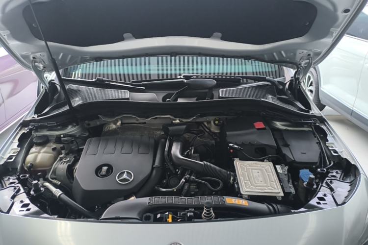 Used Mercedes-Benz B-Class 2020 B 200 Sport Edition Engine Bay