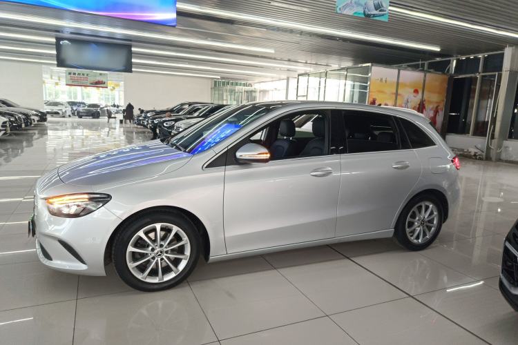 Used Mercedes-Benz B-Class 2020 B 200 Fashion Model Exterior 3