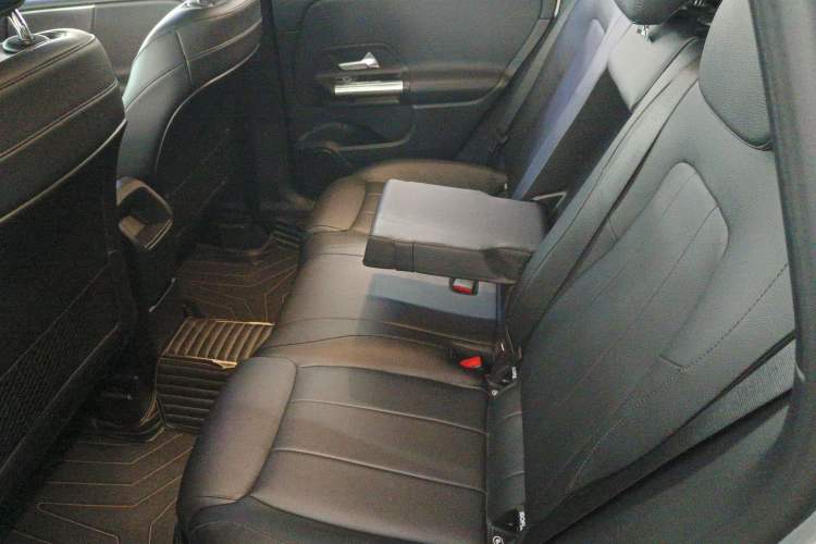 Used Mercedes-Benz B-Class 2020 B 200 Fashion Model Interior 4