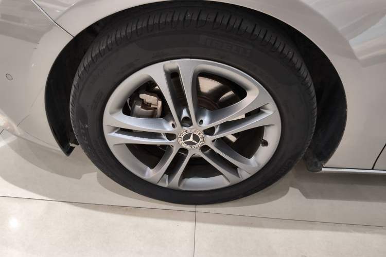 Used Mercedes-Benz B-Class 2020 B 200 Sport Edition Left Front Wheel Hub