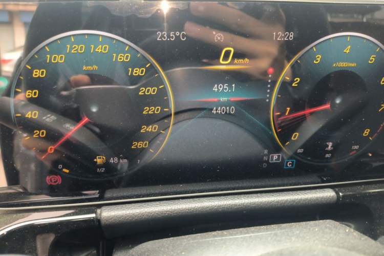 Used Mercedes-Benz B-Class 2020 B 180 Odometer Close Up