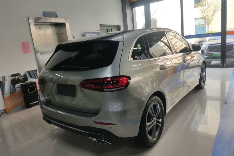 Used Mercedes-Benz B-Class 2020 B 200 Sport Edition Rear Right 45 Deg