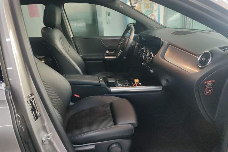 Used Mercedes-Benz B-Class 2020 B 200 Sport Edition Right Front Seat