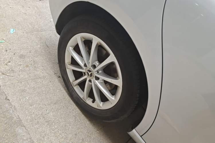 Used Mercedes-Benz B-Class 2020 B 200 Fashion Model Right Rear Wheel Hub