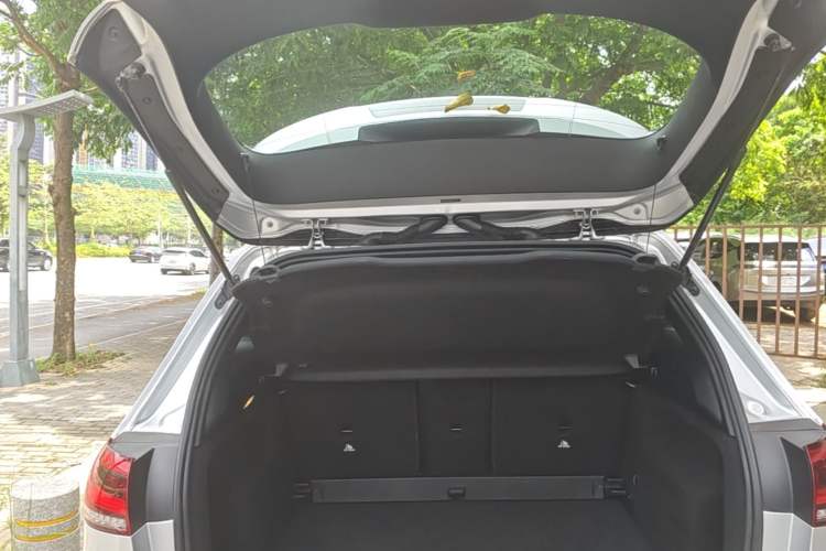 Used Mercedes-Benz B-Class 2020 B 200 Fashion Model Trunk