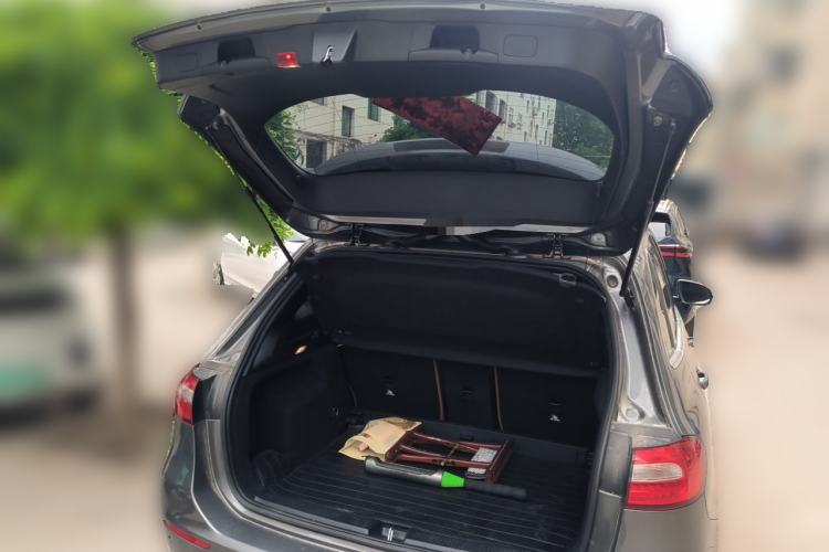 Used Mercedes-Benz B-Class 2020 B 180 Trunk