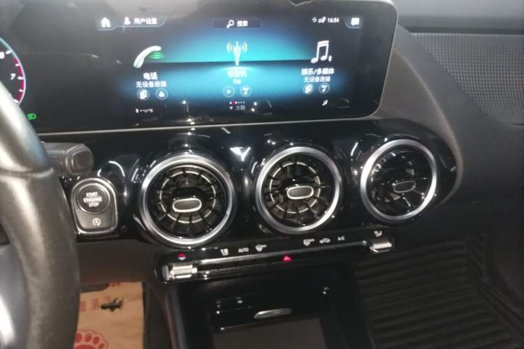 Used Mercedes-Benz B-Class 2020 B 200 Sport Edition Audio And AC Panel