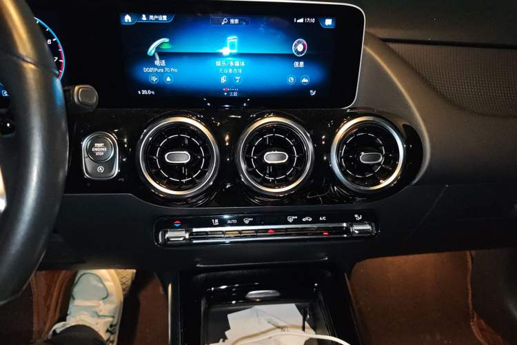 Used Mercedes-Benz B-Class 2020 B 200 Sport Edition Audio And AC Panel