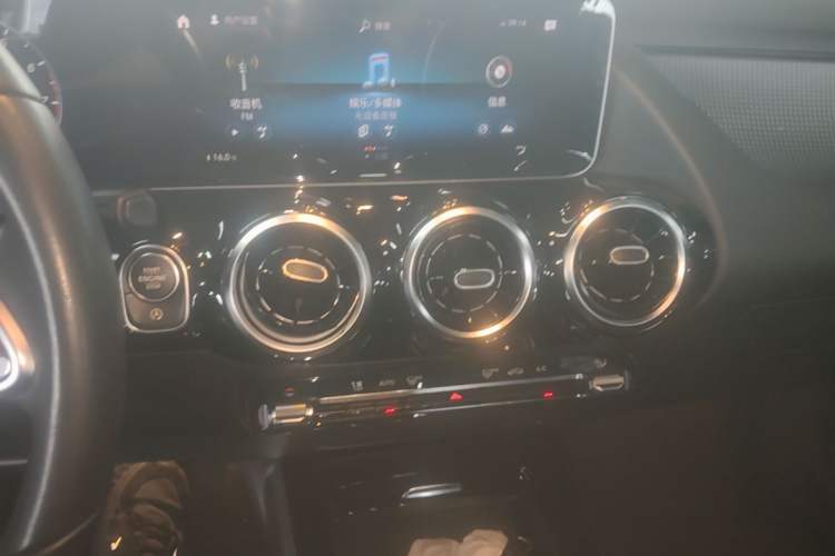 Used Mercedes-Benz B-Class 2020 B 200 Sport Edition Audio And AC Panel