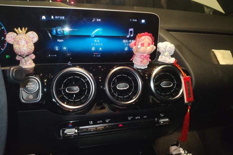 Used Mercedes-Benz B-Class 2020 B 200 Sport Edition Audio And AC Panel