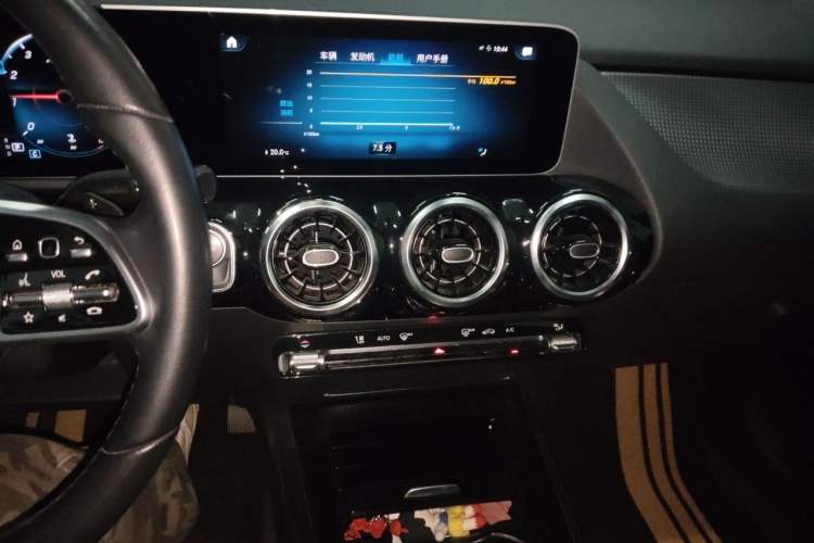 Used Mercedes-Benz B-Class 2020 B 180 Audio And AC Panel