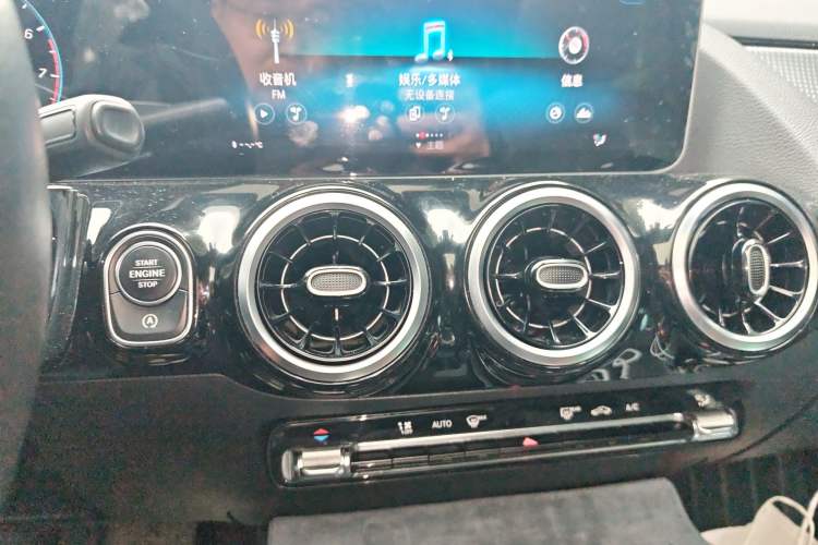 Used Mercedes-Benz B-Class 2020 B 200 Sport Edition Audio And AC Panel