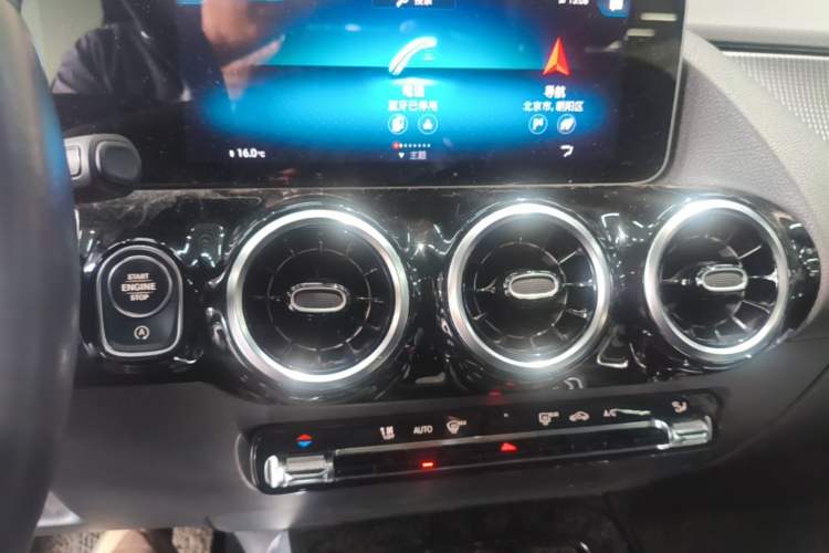 Used Mercedes-Benz B-Class 2020 B 200 Sport Edition Audio And AC Panel