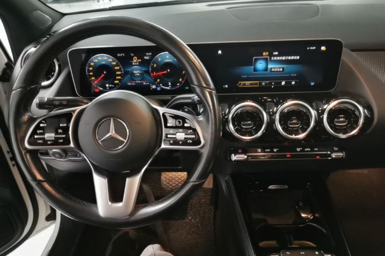 Used Mercedes-Benz B-Class 2020 B 180 Center Console
