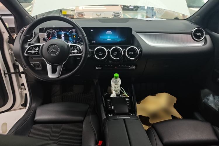 Used Mercedes-Benz B-Class 2020 B 180 Center Console