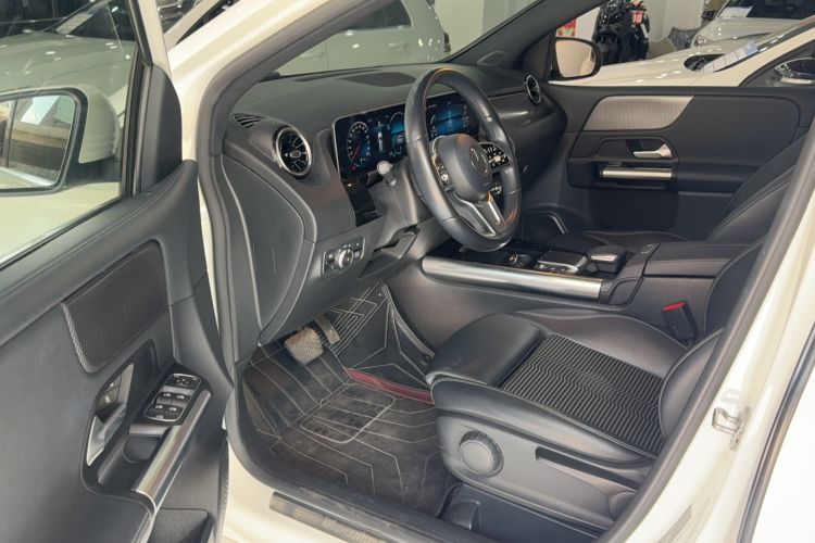 Used Mercedes-Benz B-Class 2020 B 200 Sport Edition Driver Seat