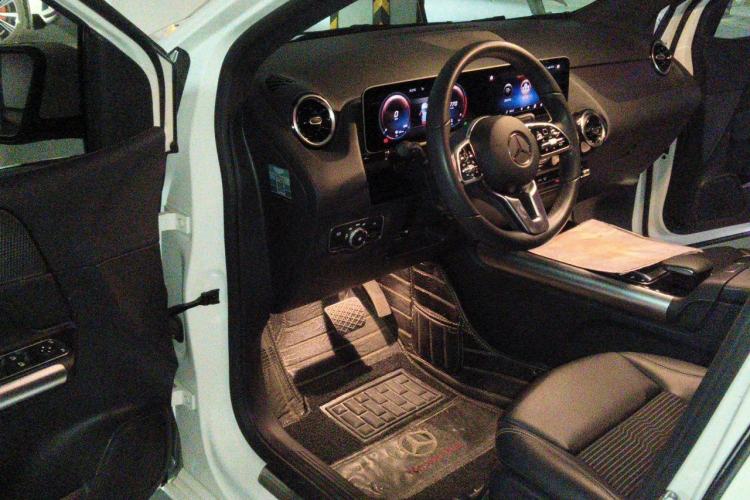 Used Mercedes-Benz B-Class 2020 B 200 Sport Edition Driver Seat