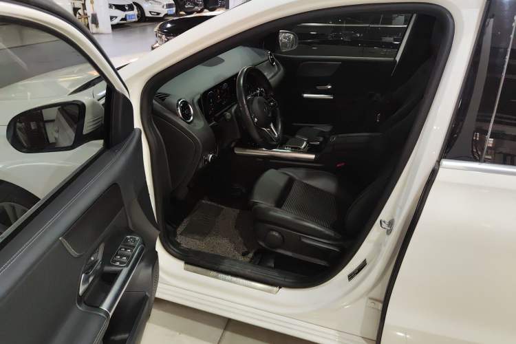 Used Mercedes-Benz B-Class 2020 B 200 Sport Edition Driver Seat