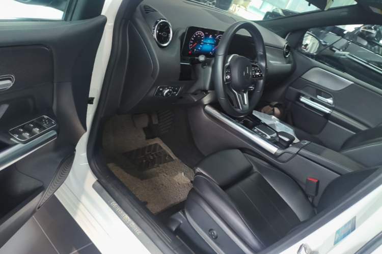 Used Mercedes-Benz B-Class 2020 B 200 Sport Edition Driver Seat