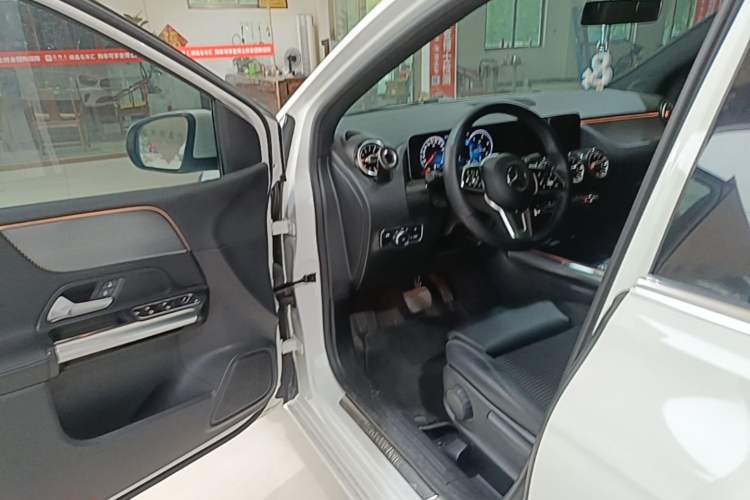 Used Mercedes-Benz B-Class 2020 B 200 Sport Edition Driver Seat
