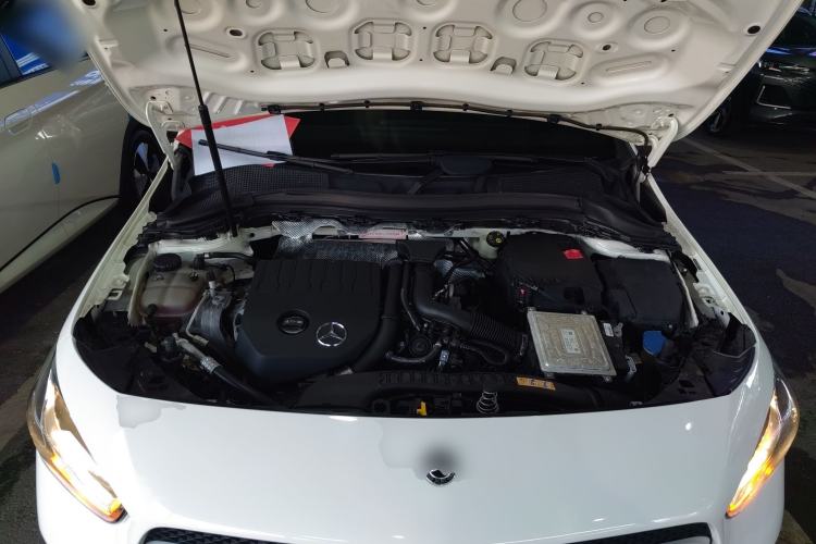 Used Mercedes-Benz B-Class 2020 B 180 Engine Bay